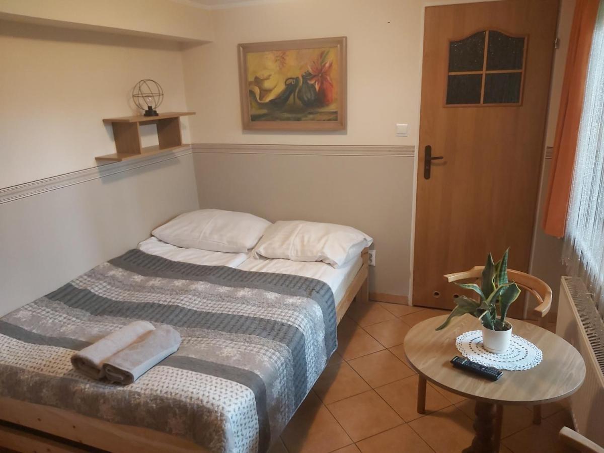 Pokoje Goscinne Anna Łeba Exterior foto