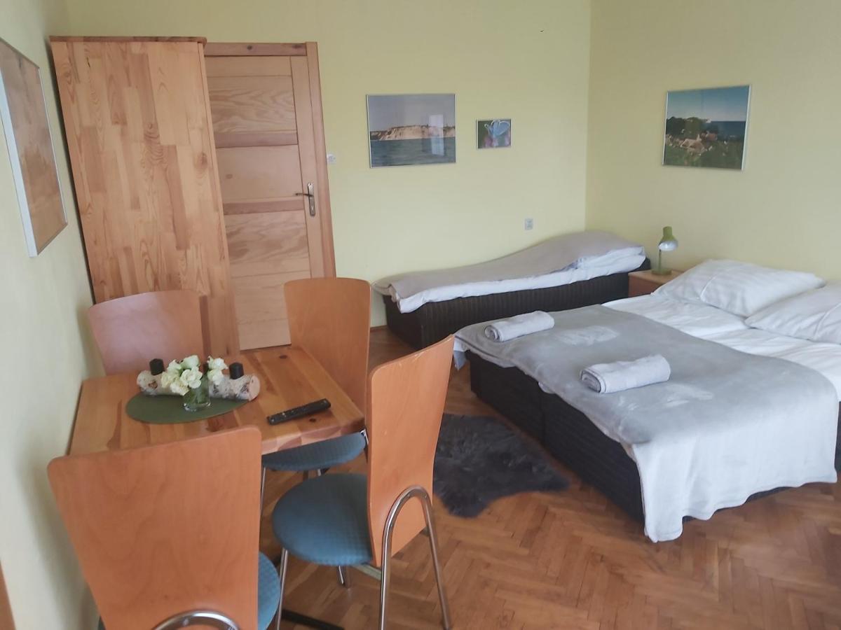 Pokoje Goscinne Anna Łeba Exterior foto