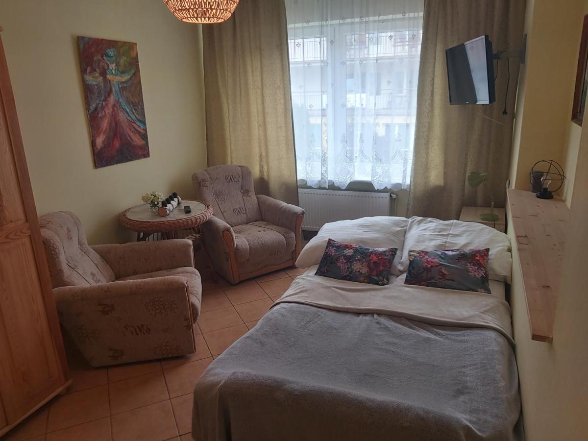 Pokoje Goscinne Anna Łeba Exterior foto